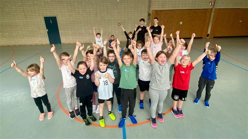 28 neue Sporthelfer ausgezeichnet 3 - Gymnasium Bad Lasphe b08faf1e c19b 40f7 abff e7bf8b8c5a08 - Gymnasium Bad Lasphe